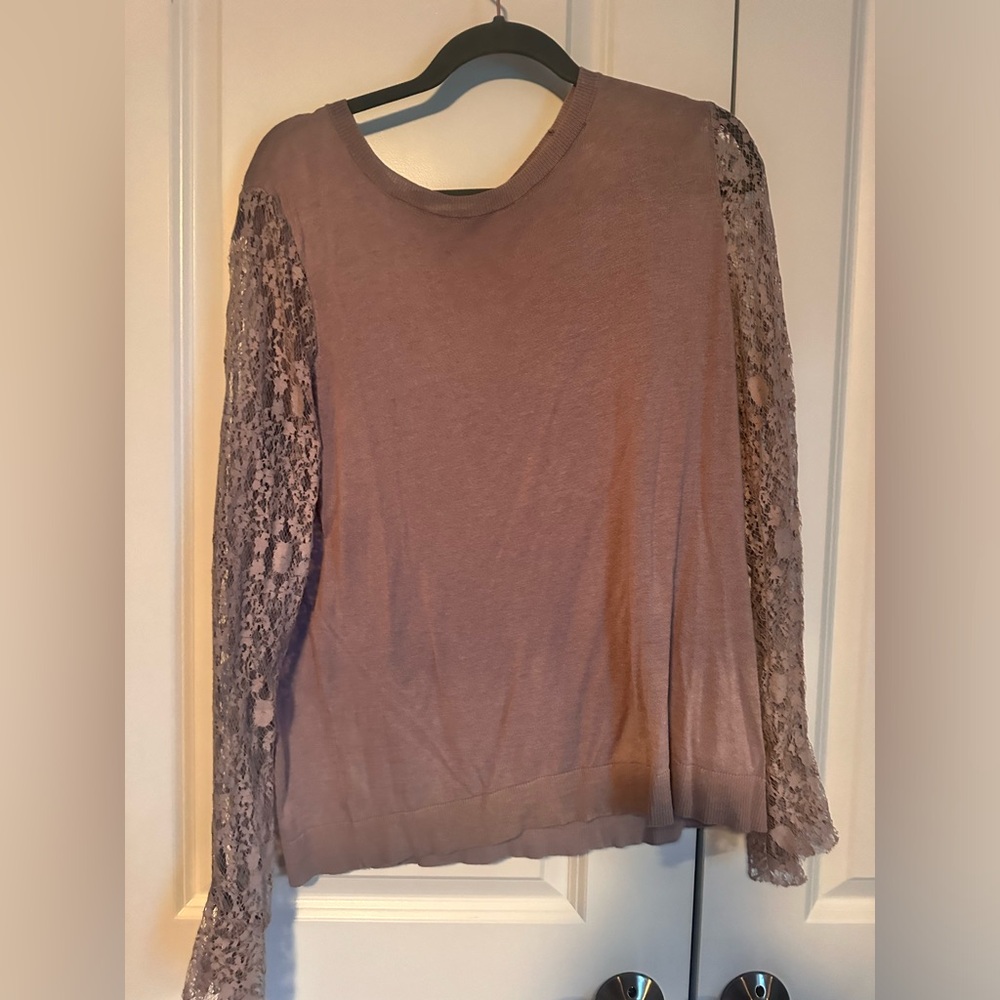 Thin lift weight sweater